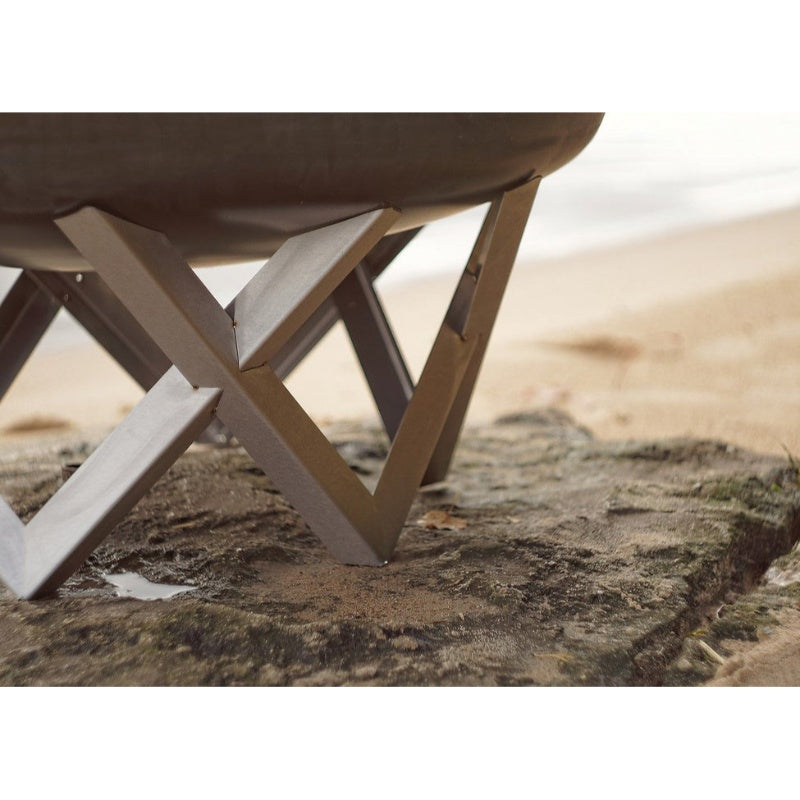 Alfred-Riess Curonian Steel Fire Pit Medium close up on the bottom