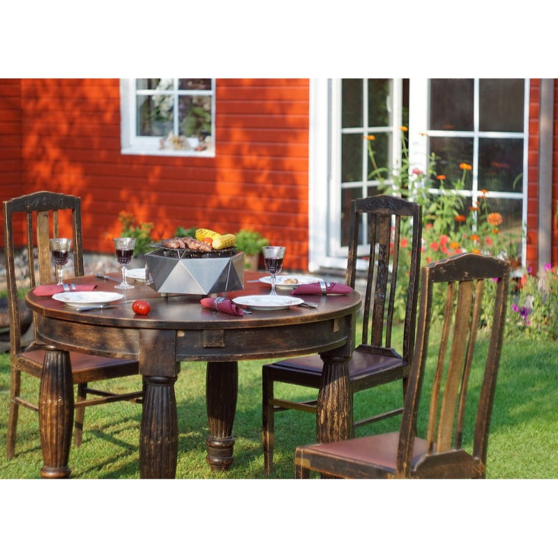 Alfred Riess Stalvirsis Portable Hibachi Grill on Outdoor table