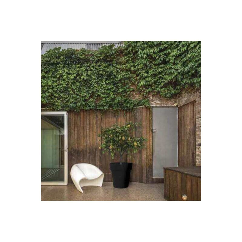 Blinde Design Classic 125ConcretePlanter Lifestyle