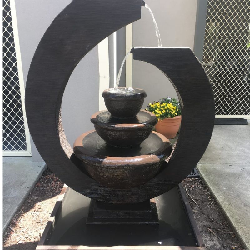 Galleria Imports Original Eclipse Fountain Large-Rust-Lifestyle