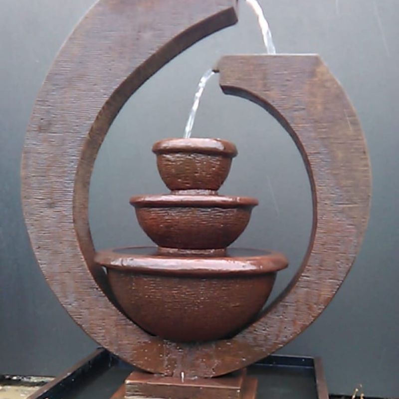 Galleria Imports Original Eclipse Fountain Large Rust lifestyle closeup