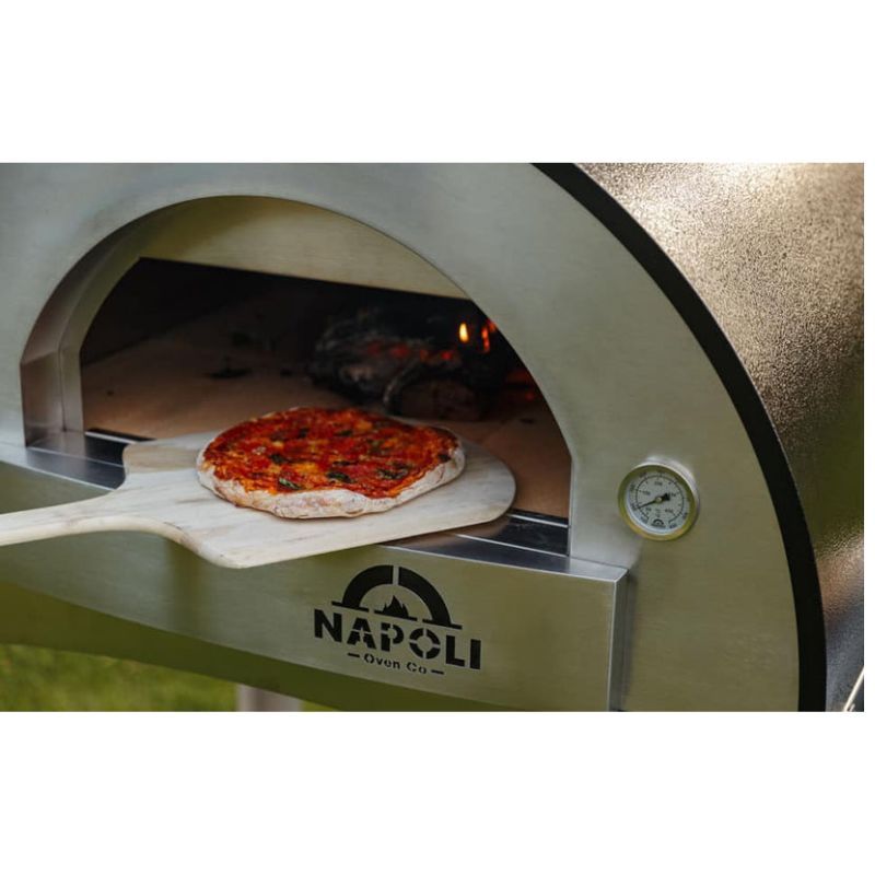 Napoli Vesuvio 650 Pizza Oven closeup cooking