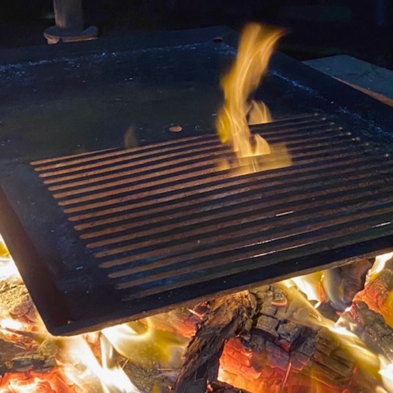 Pinnacle BBQ Firepit with flame through hotplate