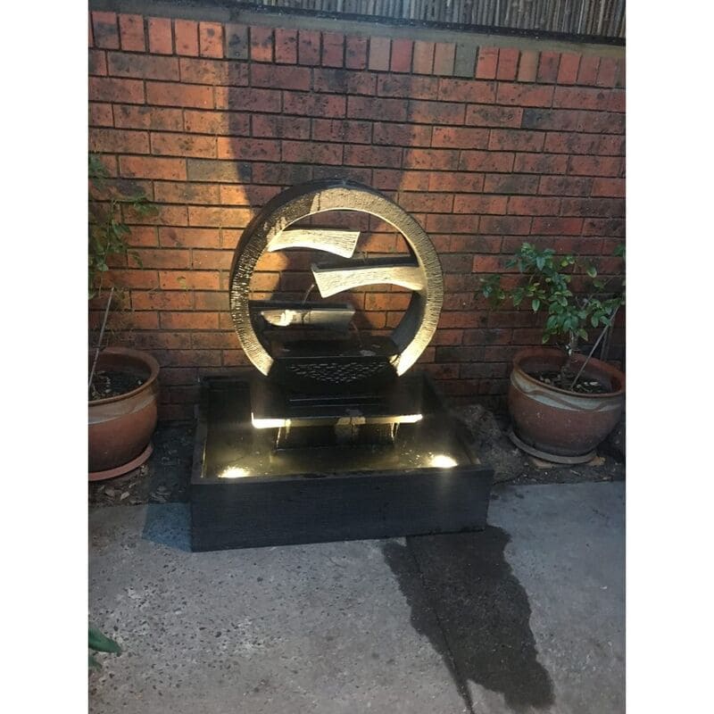 Wagon Wheel Fountain Medium Rust Features LED LIGHTS