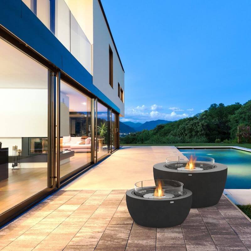 Ecosmart-Fire-Pod-30-Graphite outdoor by the pool